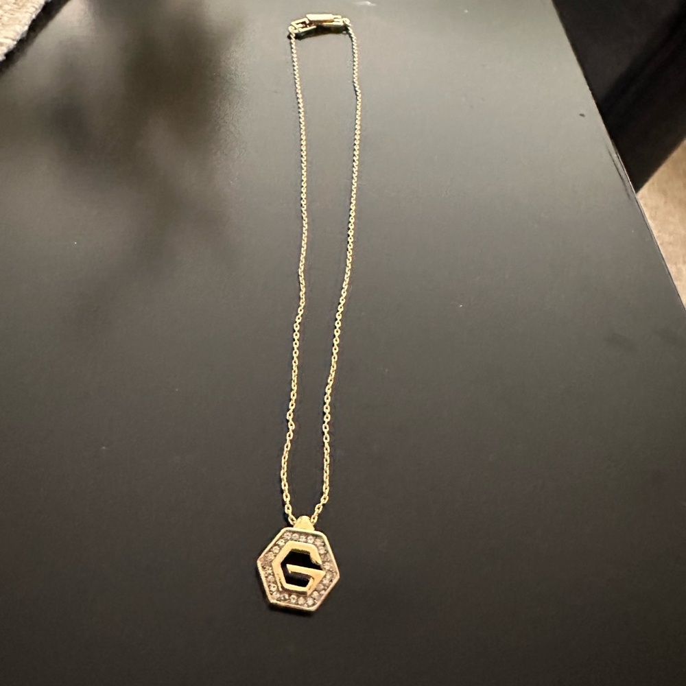 Gevinchy Elegant Gold Pendant Necklace